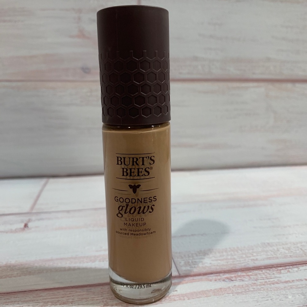 Burt's Bees Goodness Glows Liquid Makeup, 1.0 fl. oz. - Rich Caramel
